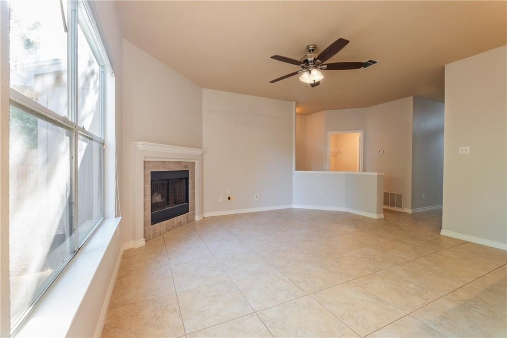 1506 Mayapple St - Photo 4