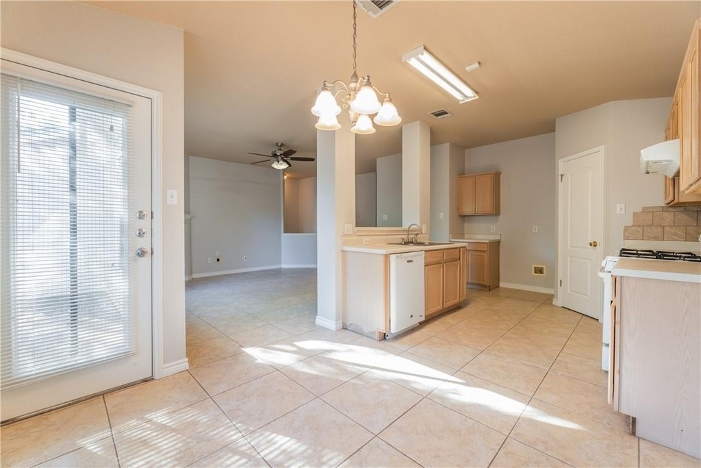 1506 Mayapple St - Photo 9
