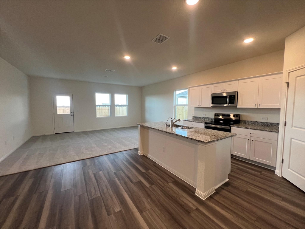 124 Rother Pl - Photo 1