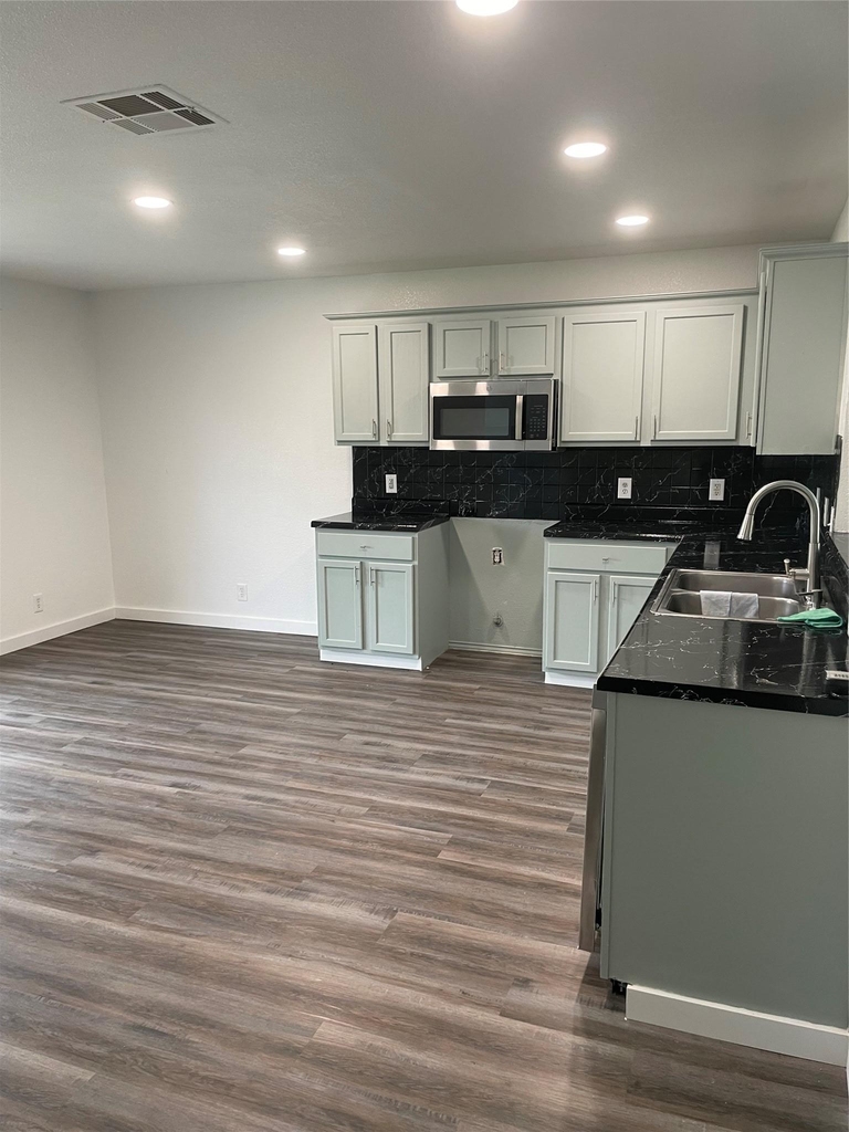 304 Will Ln - Photo 2