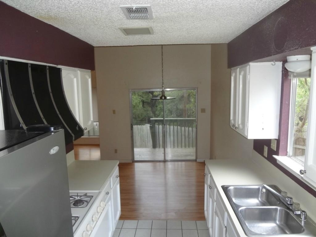 9100 Wildridge Dr - Photo 6