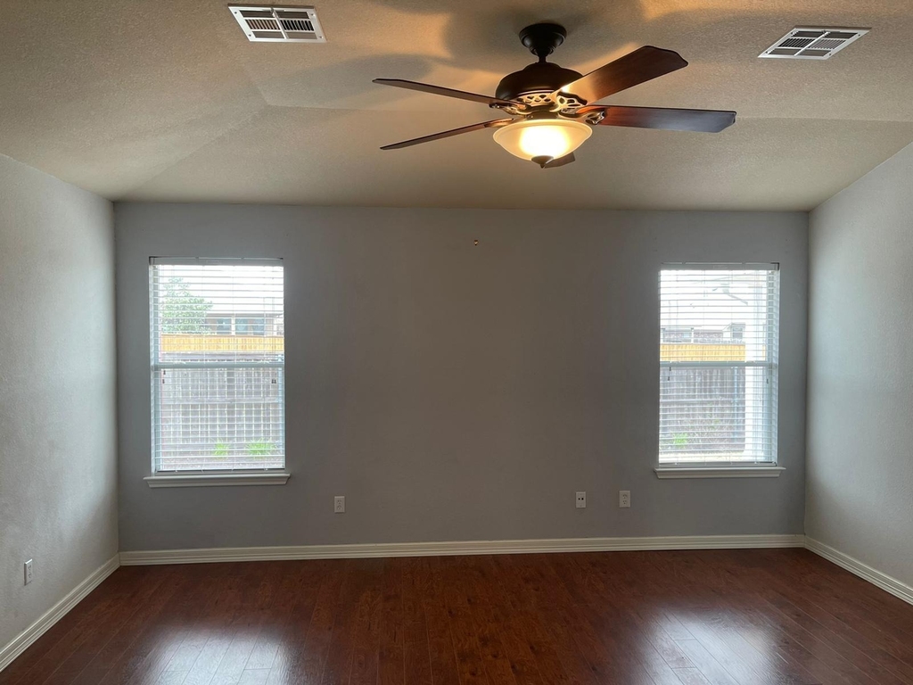 2516 Pearson Way - Photo 20