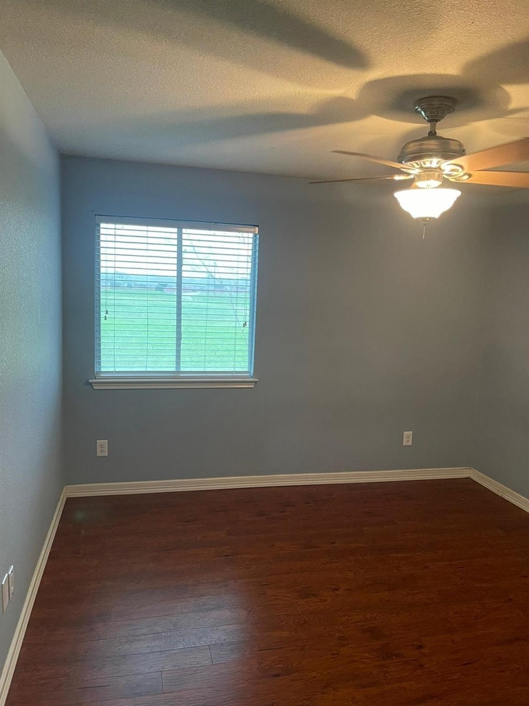 2516 Pearson Way - Photo 16