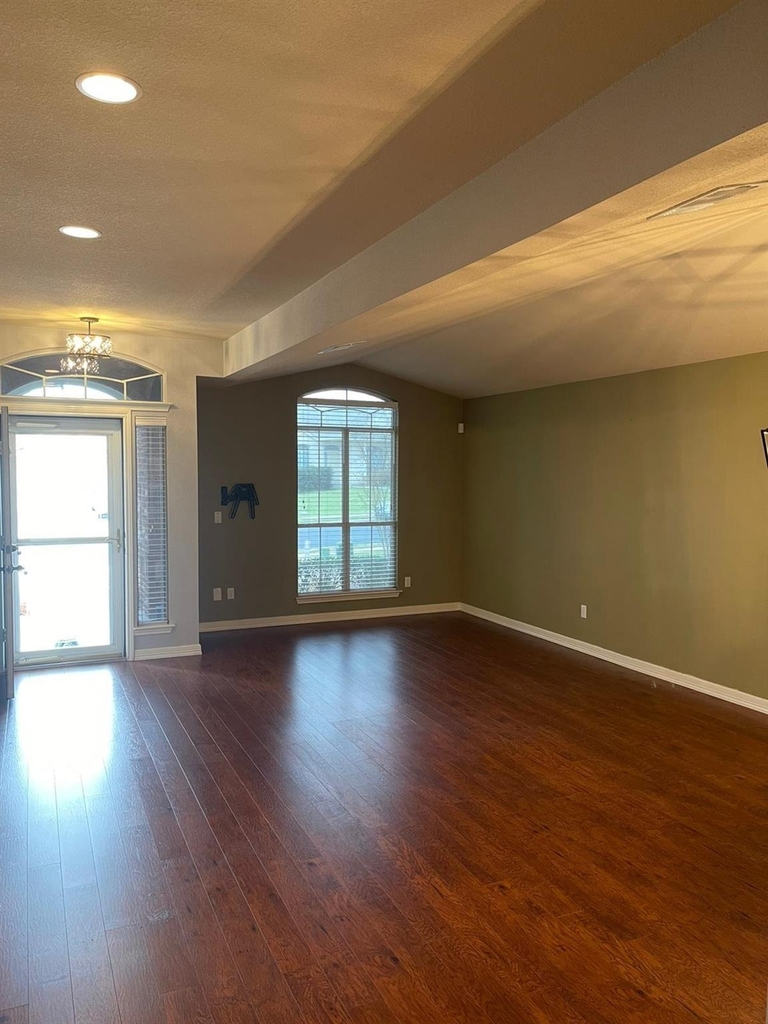 2516 Pearson Way - Photo 3