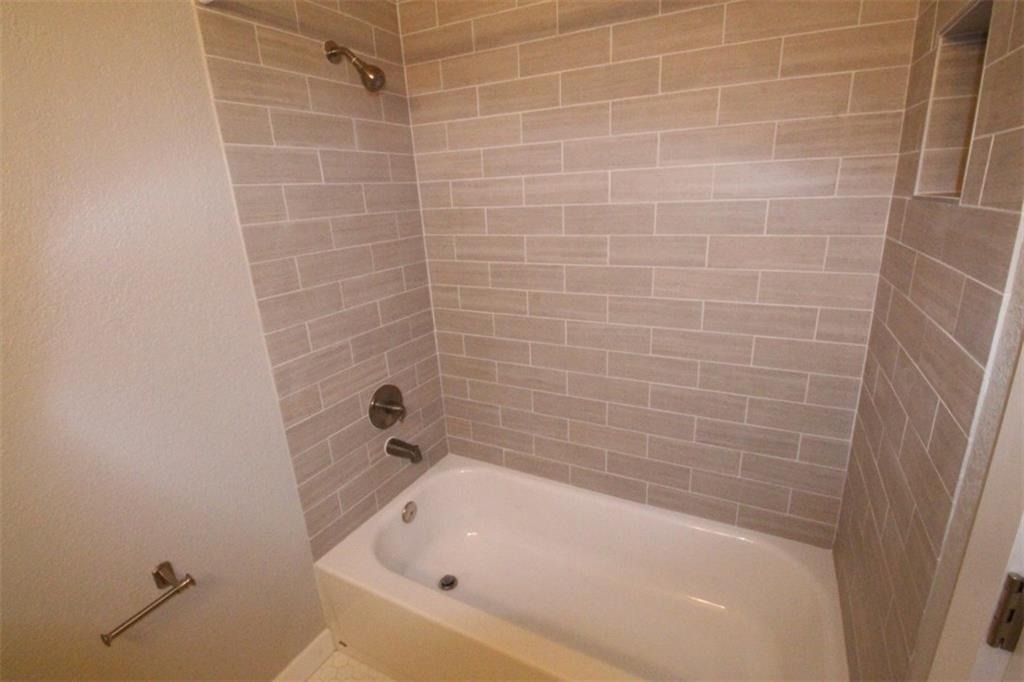 10702 Lanshire Dr - Photo 13