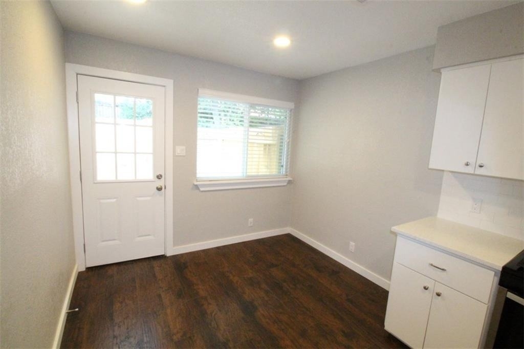 10702 Lanshire Dr - Photo 7