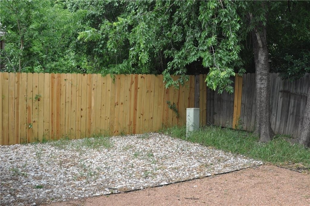 10702 Lanshire Dr - Photo 16