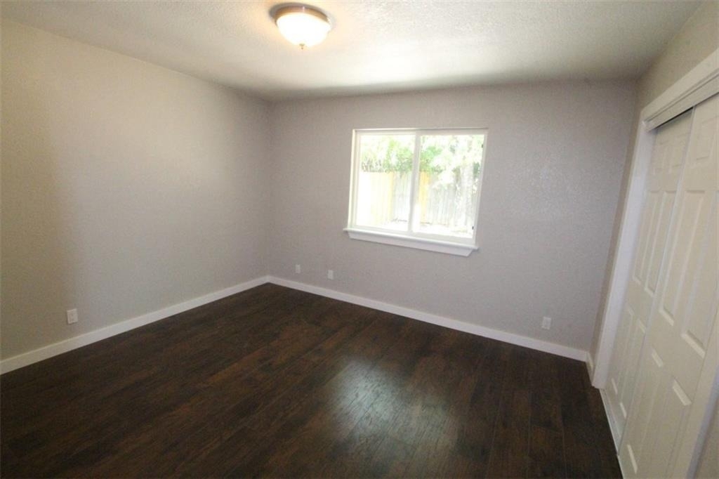 10702 Lanshire Dr - Photo 8