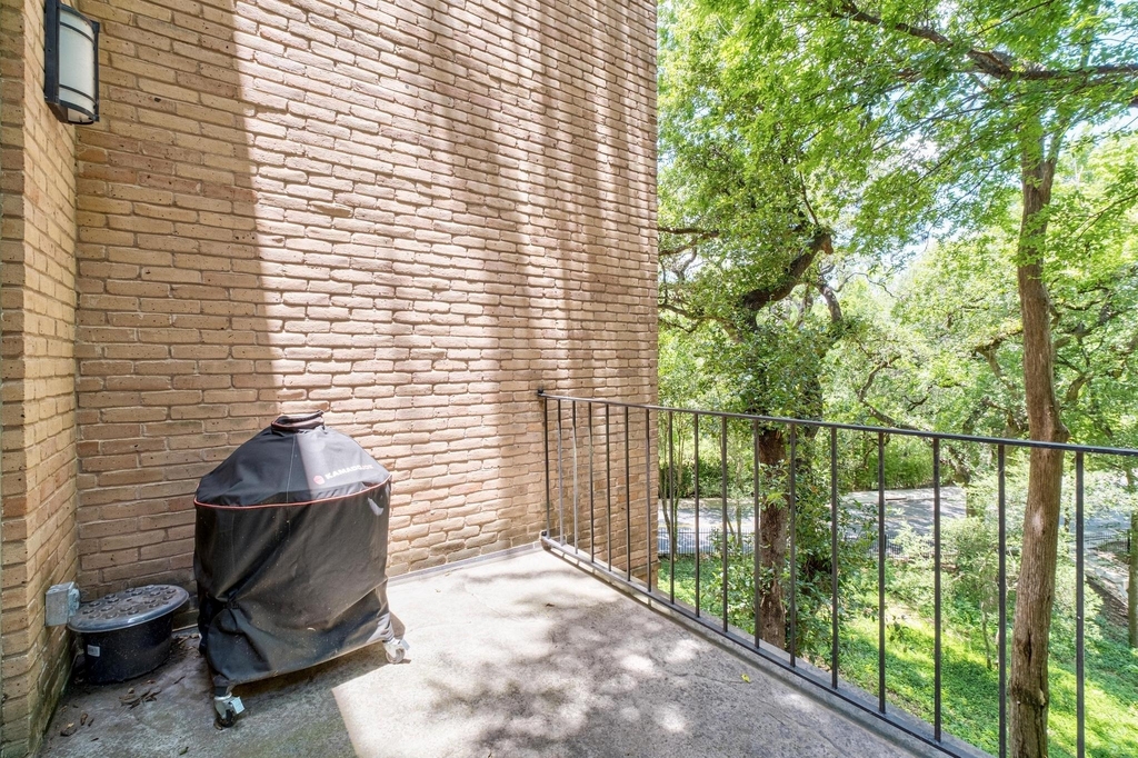 3718 Bridle Path - Photo 26