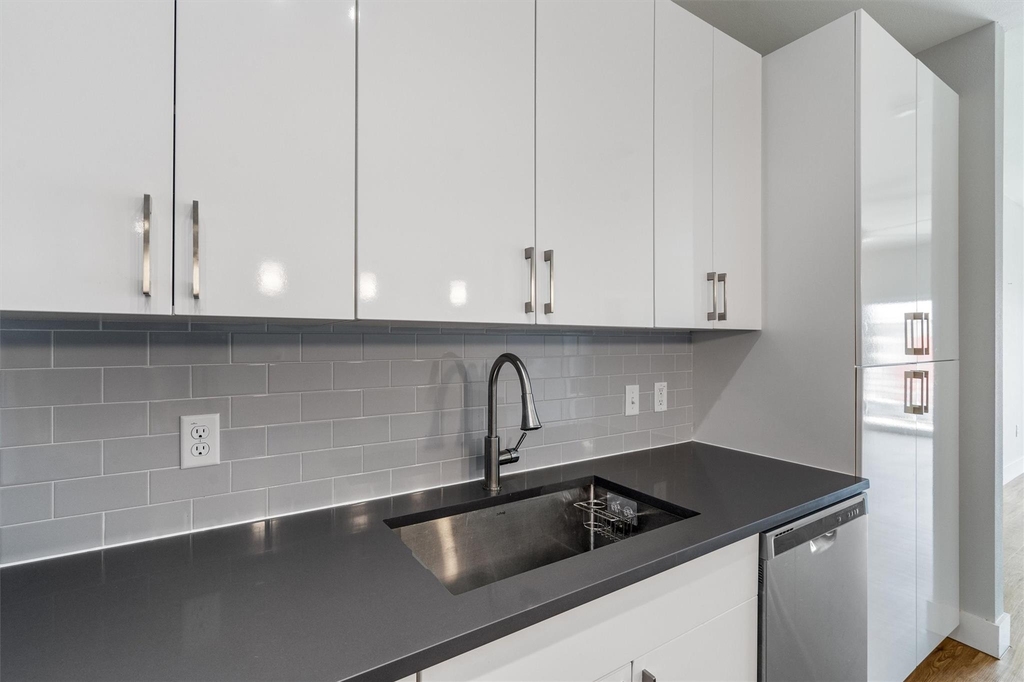 6444 Burnet Rd - Photo 12
