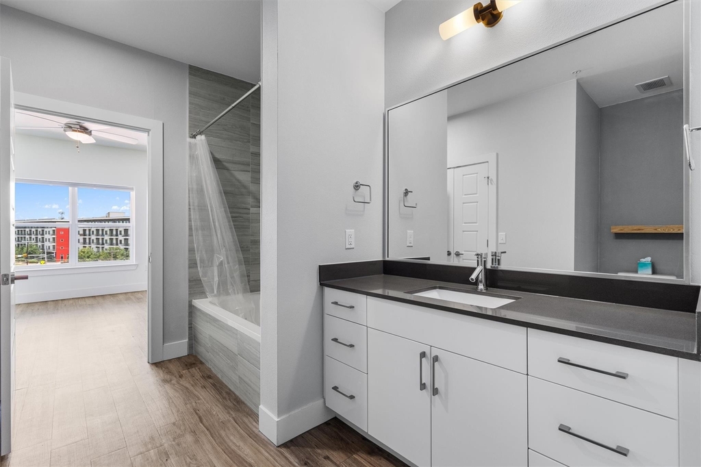 6444 Burnet Rd - Photo 24