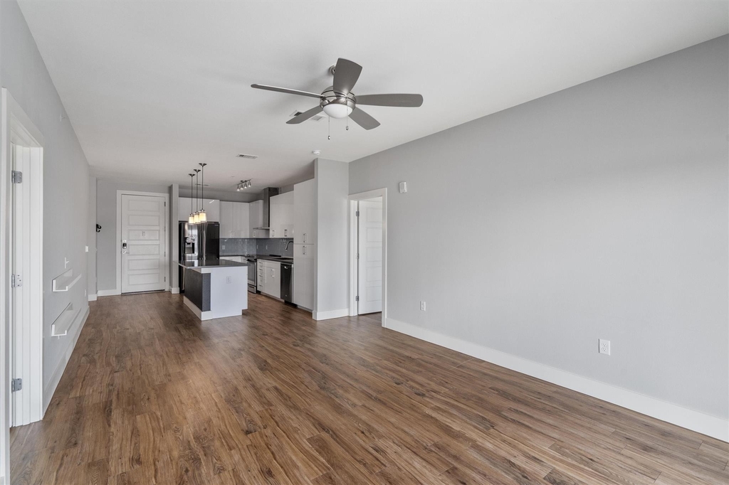 6444 Burnet Rd - Photo 9