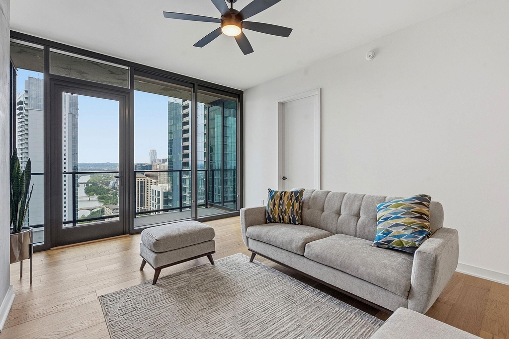 84 N East Ave - Photo 3