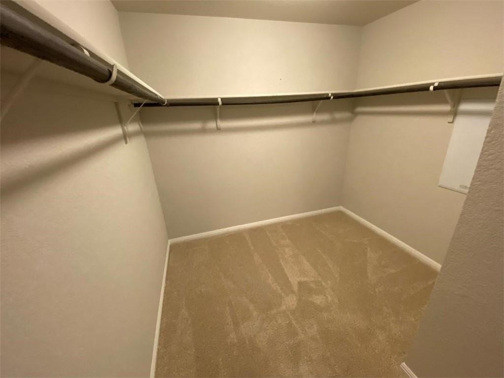10708 Seguin St - Photo 12