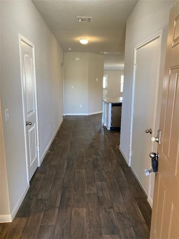 10708 Seguin St - Photo 3