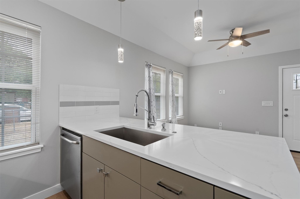 10004 1/2 Gail Rd - Photo 8