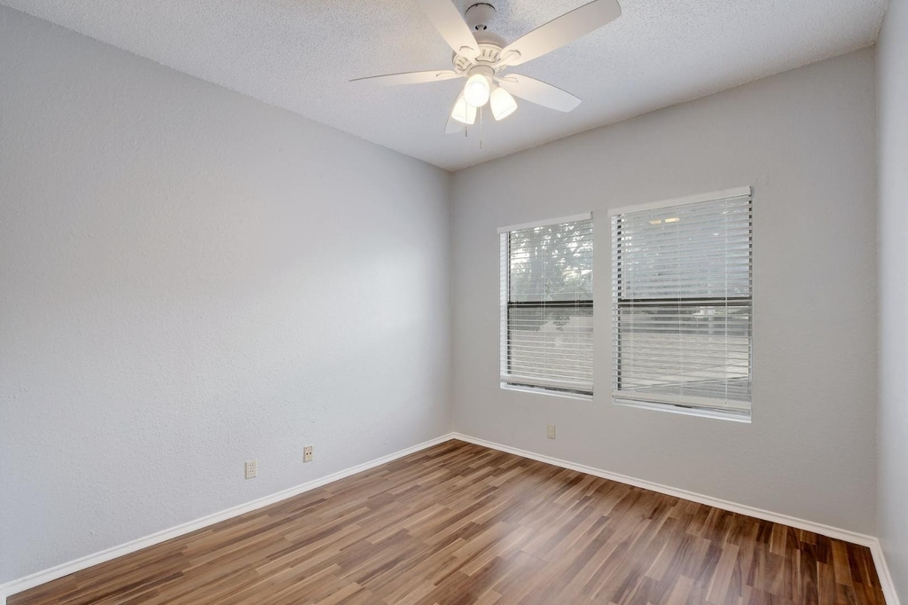 2804 Rio Grande St - Photo 11