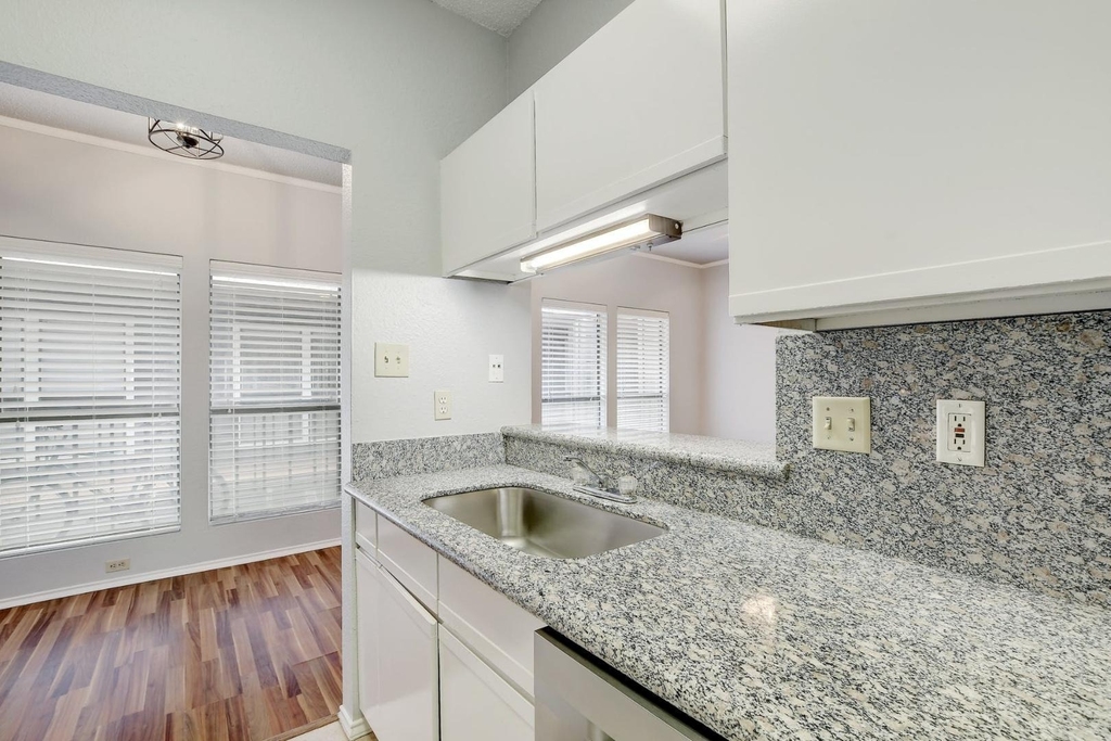 2804 Rio Grande St - Photo 8