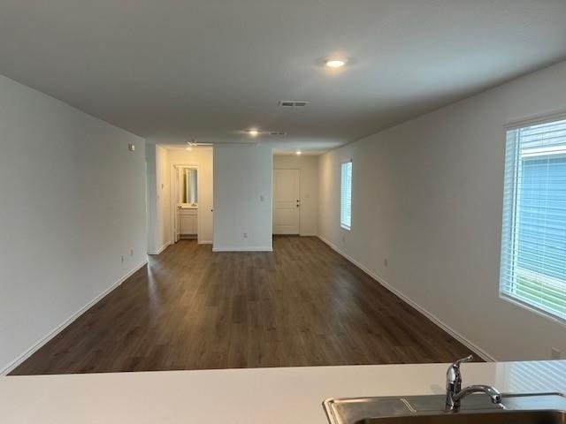 2215 Cyclone Dr - Photo 3