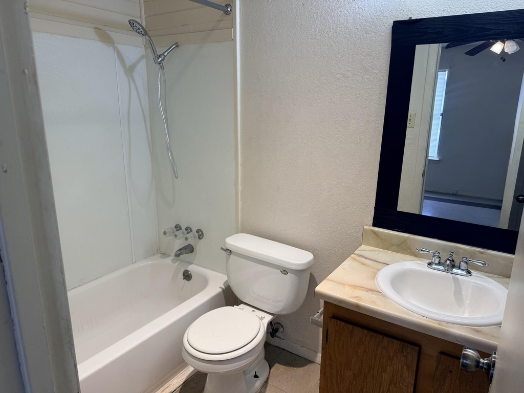 817 Lloyd Ln - Photo 6