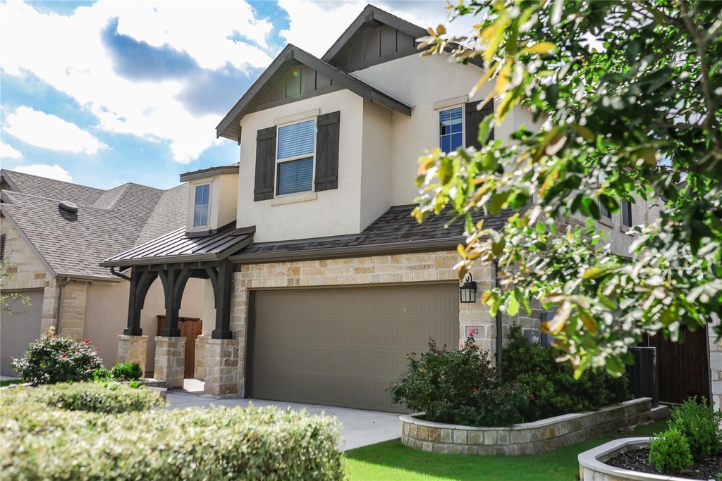 112 Rosebush Dr - Photo 1