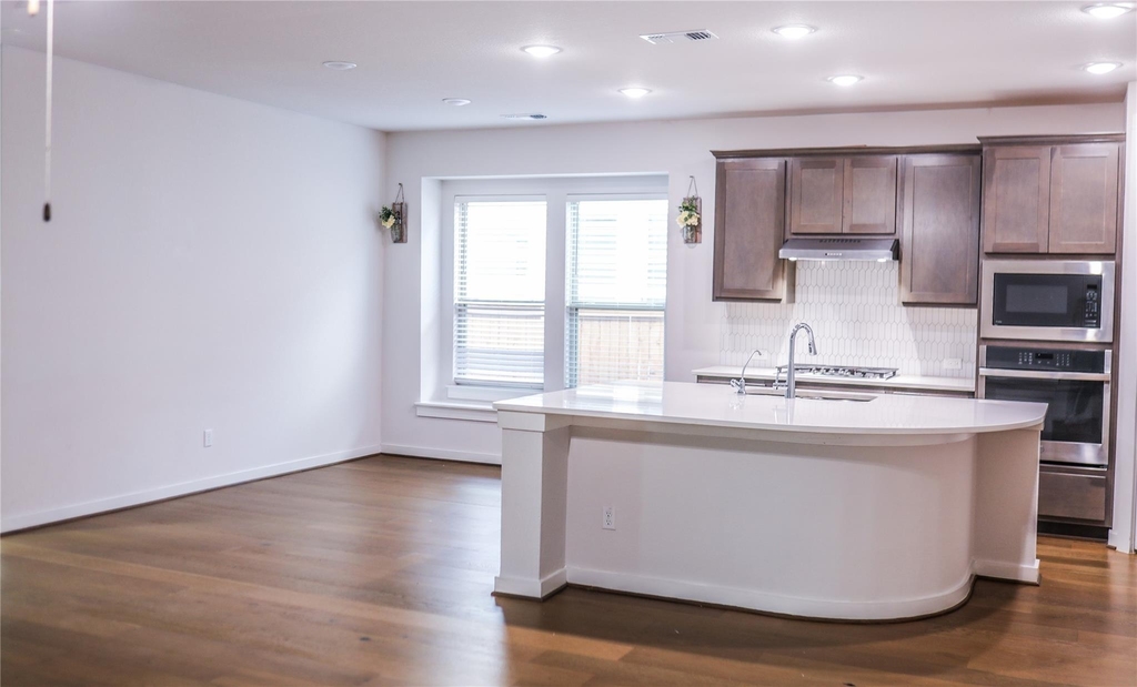 112 Rosebush Dr - Photo 8