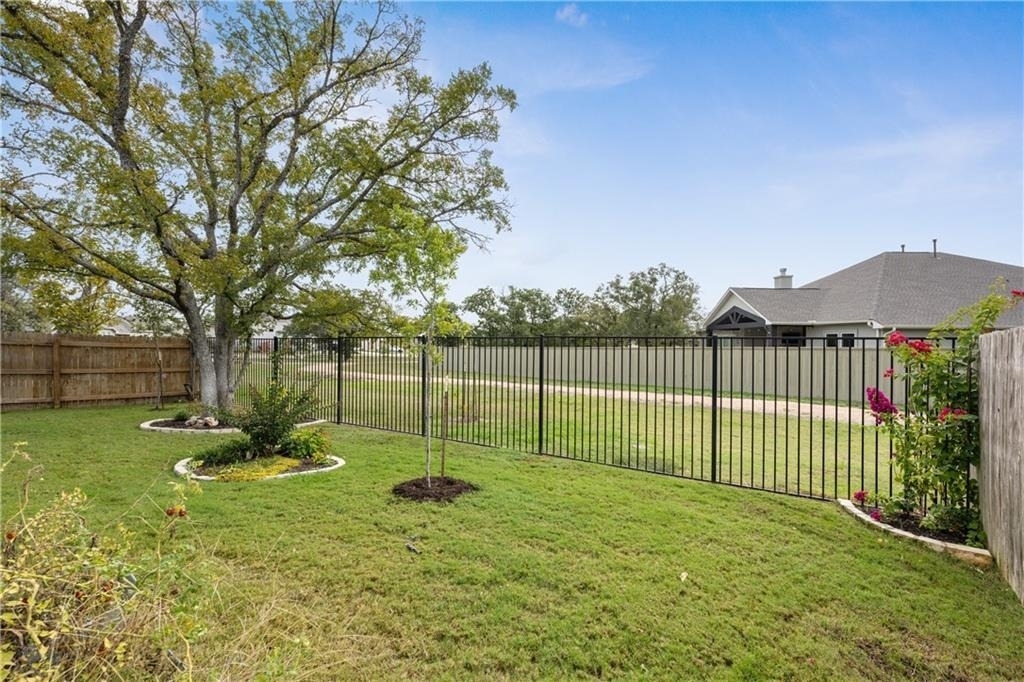 242 Krupp Ave - Photo 10