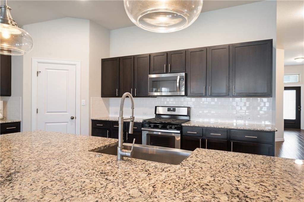 242 Krupp Ave - Photo 17