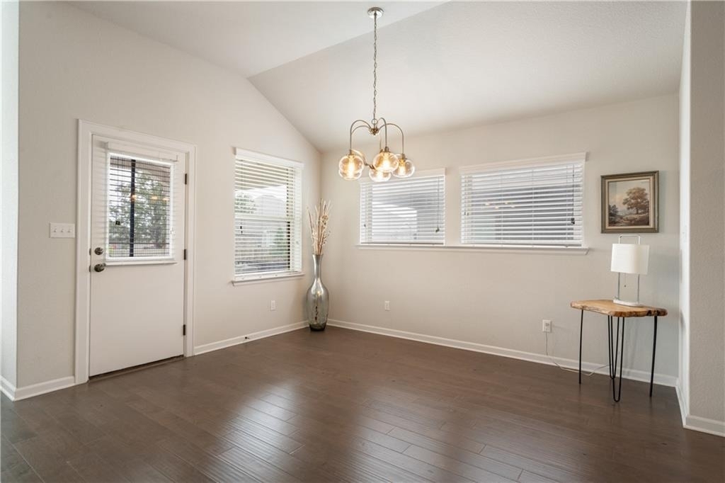 242 Krupp Ave - Photo 5