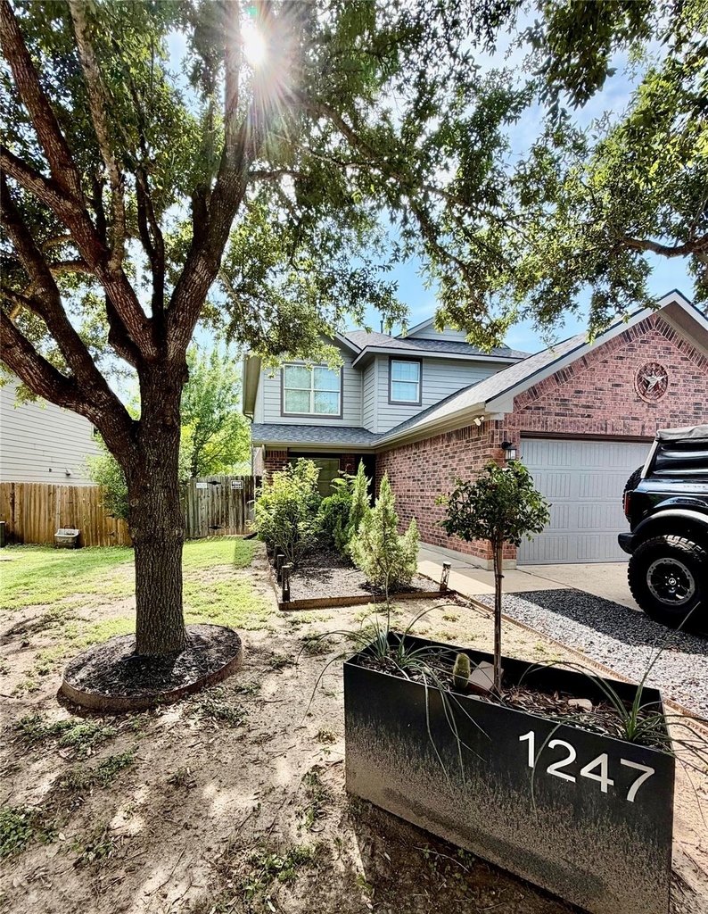 1247 Shadow Creek Blvd - Photo 2