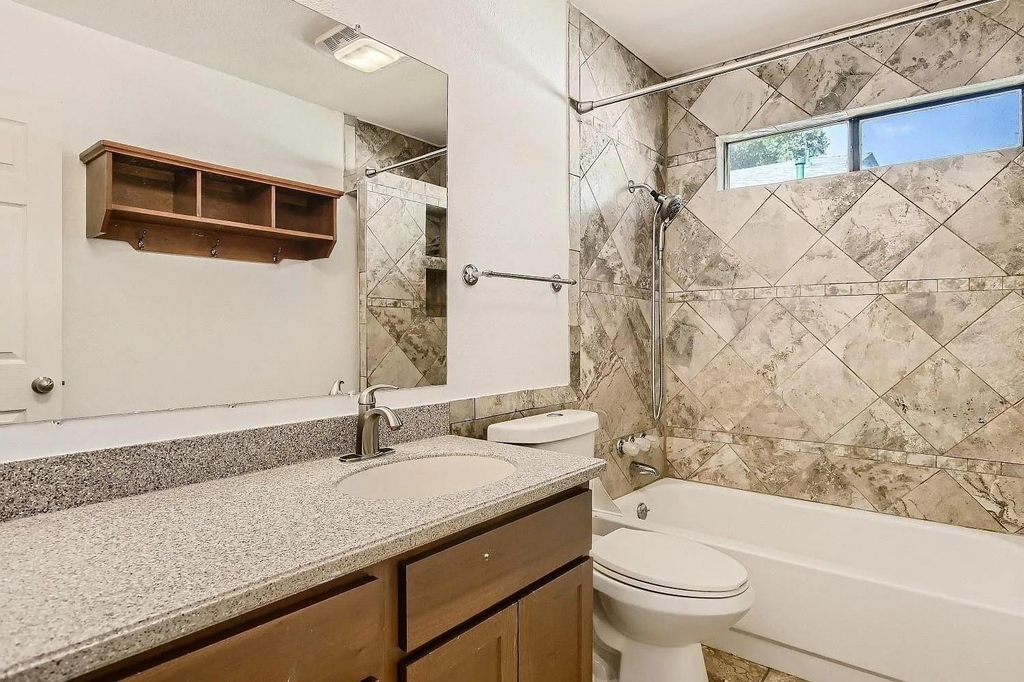 1306 Wayne Dr - Photo 7