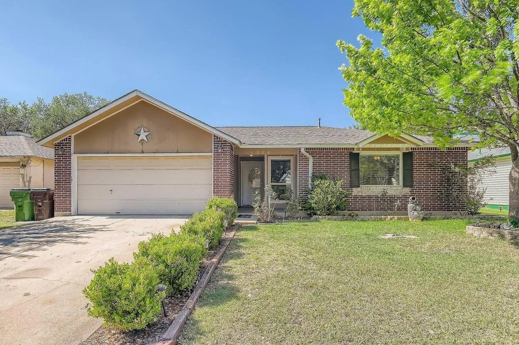 1306 Wayne Dr - Photo 0