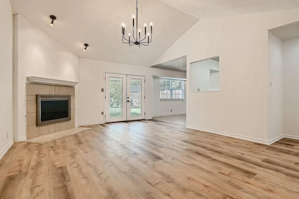 1306 Wayne Dr - Photo 1