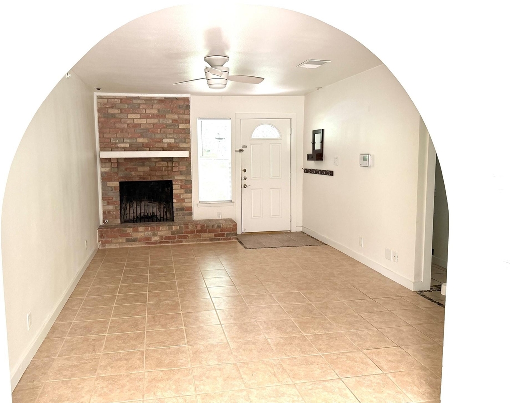 401 W 55 1/2 St - Photo 5