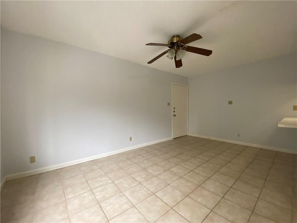 2408 Longview St - Photo 6