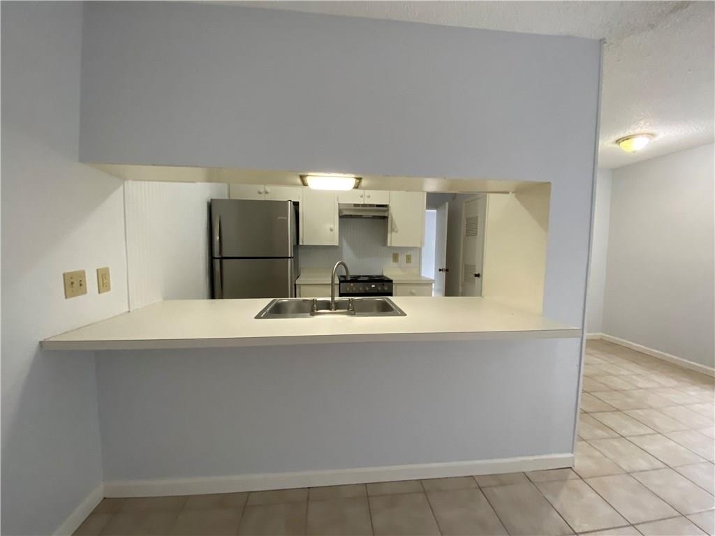 2408 Longview St - Photo 2