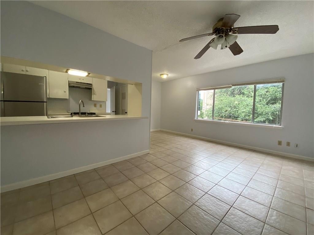 2408 Longview St - Photo 1