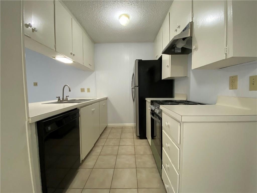 2408 Longview St - Photo 3