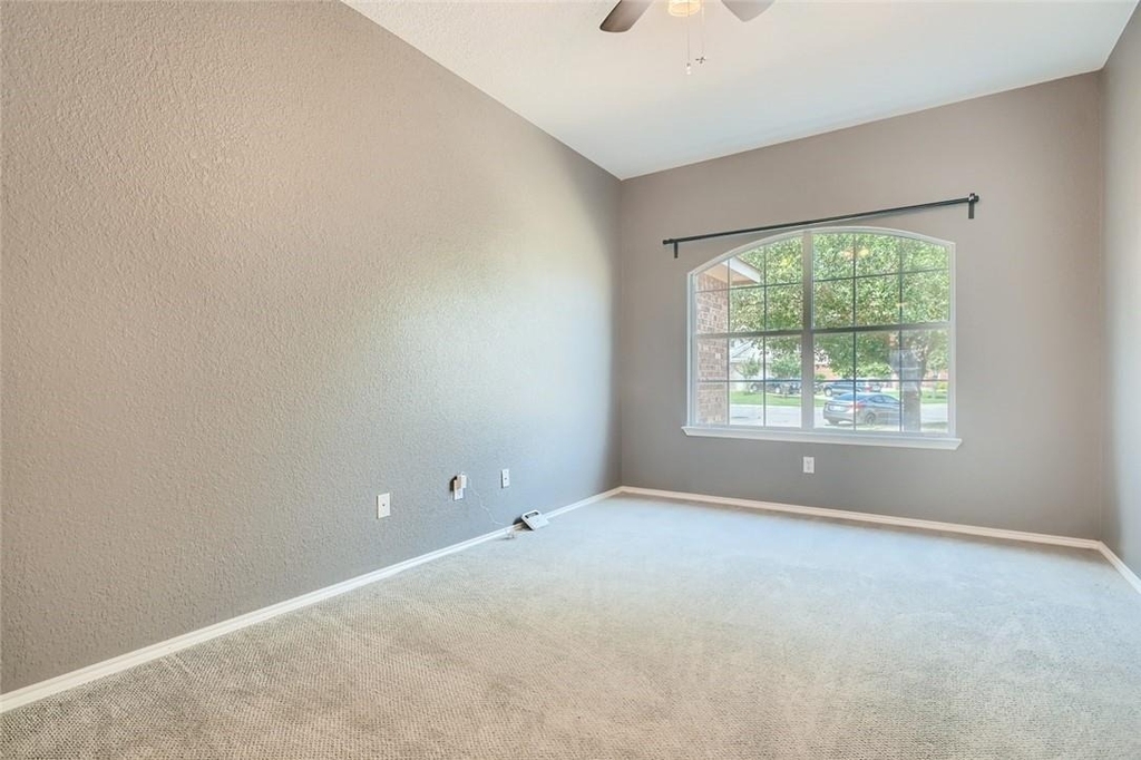 315 Waterlily Way - Photo 5