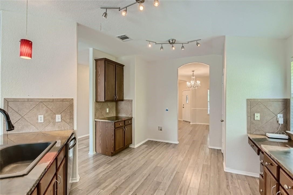 315 Waterlily Way - Photo 3