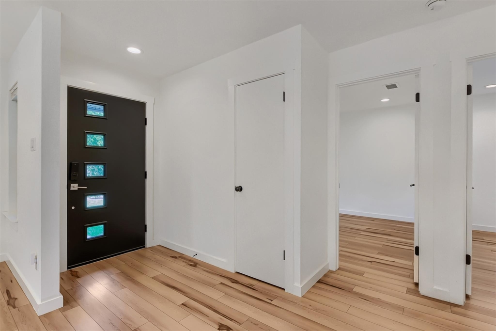 2608 Piping Rock Trl - Photo 2