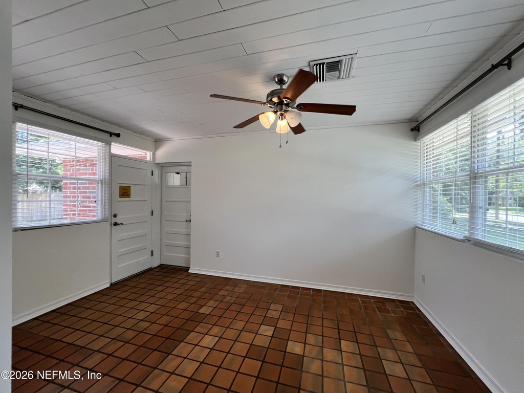 1377 Tiber Avenue - Photo 15