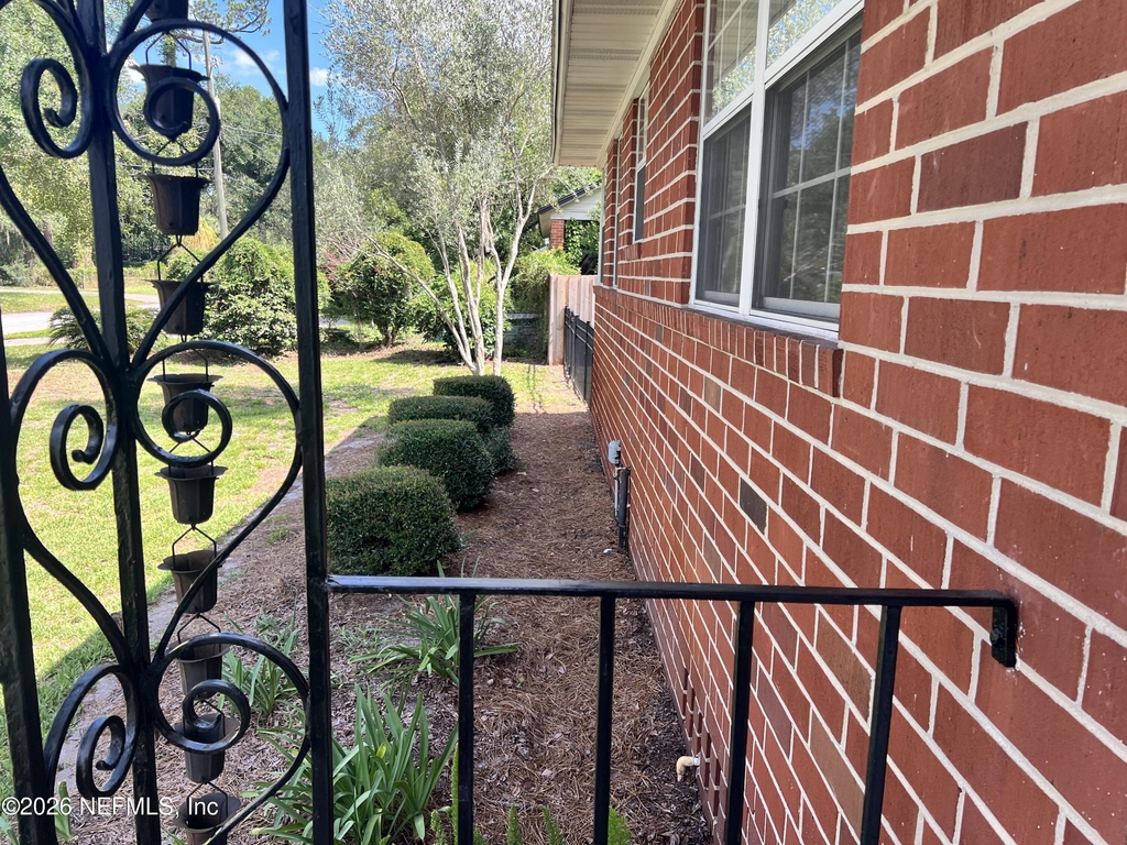 1377 Tiber Avenue - Photo 7