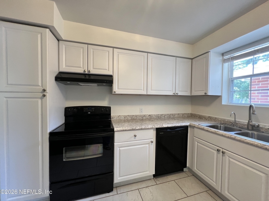 1377 Tiber Avenue - Photo 16