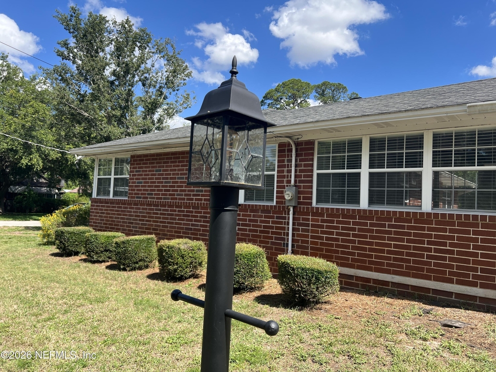 1377 Tiber Avenue - Photo 4