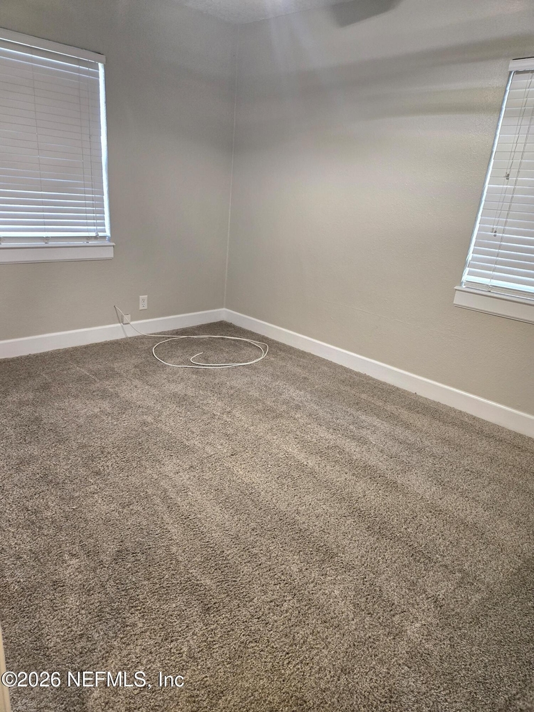 615 Luna Court - Photo 14