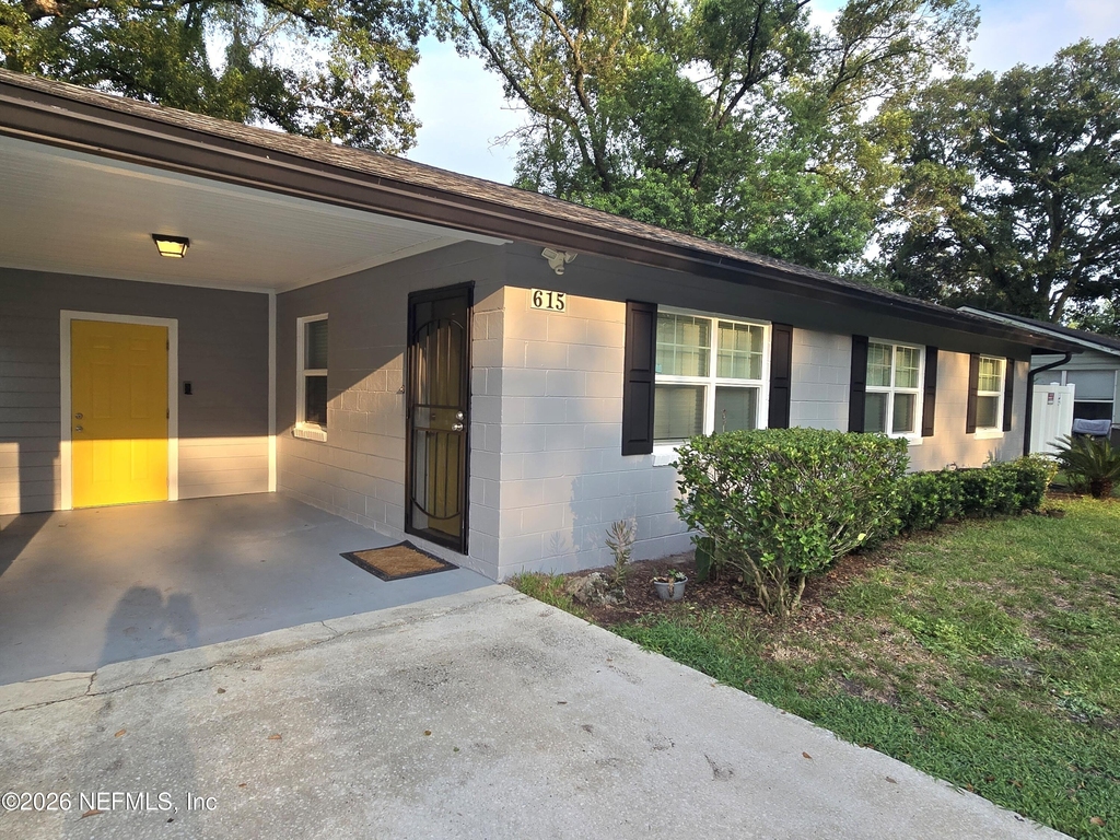 615 Luna Court - Photo 3