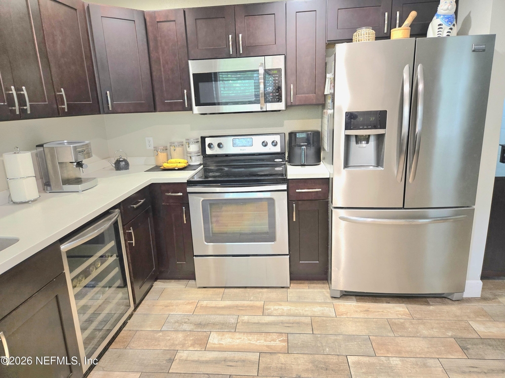 615 Luna Court - Photo 7