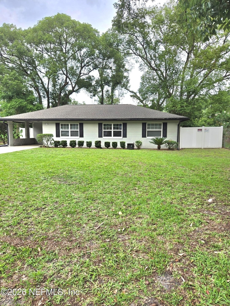 615 Luna Court - Photo 0