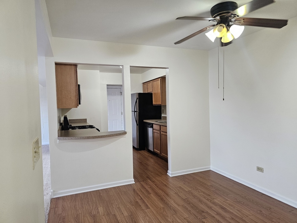 833 Village Quarter Road - Photo 12